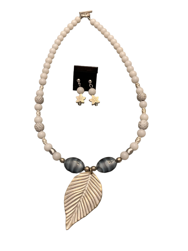 Necklace w Earrings